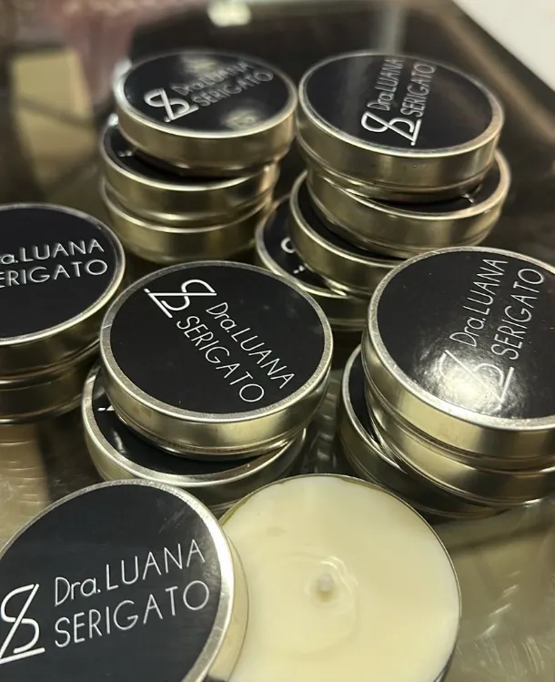 Brindes personalizados com a marca da Dra. Luana Serigato